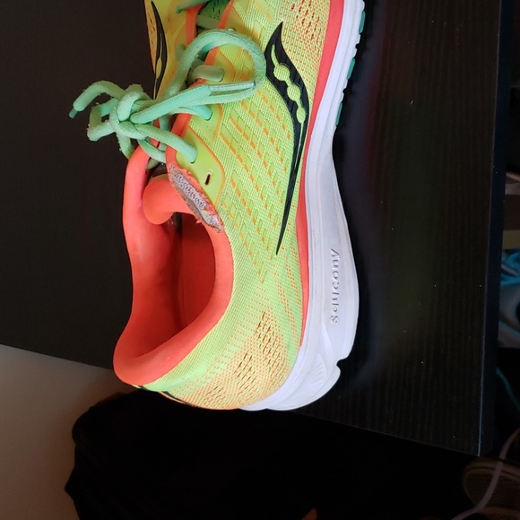 Saucony Ride 13 Powerrun Pre-owned sz10. Wear on left shoe pictured. - Picture 11 of 11